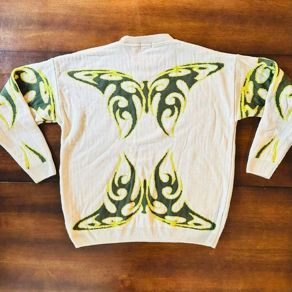 Rare Butterfly Sweater 💚🖤🤍 - Picture 2 of 8